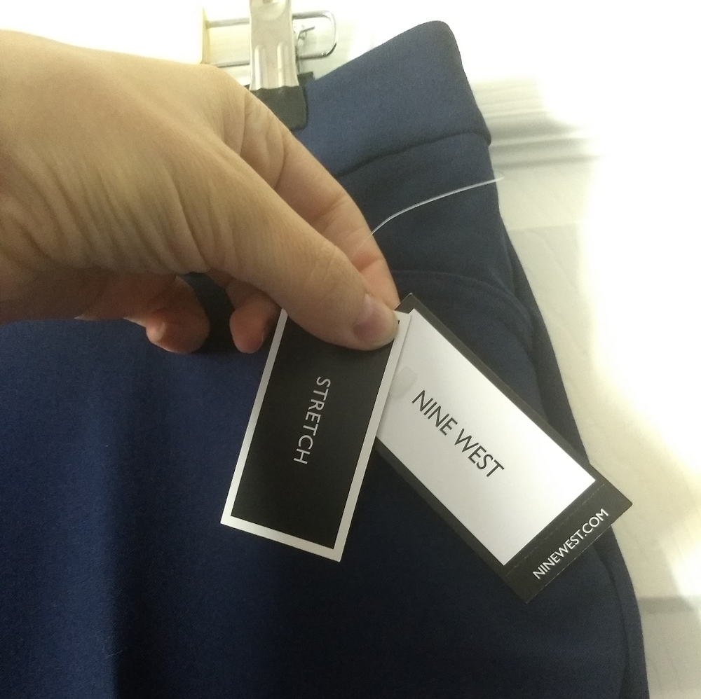 Dress pants - Picture 3 of 7